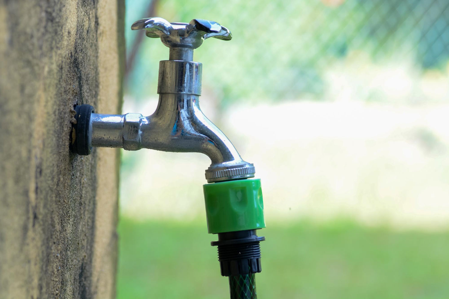 outdoor hose bibb faucet leaking